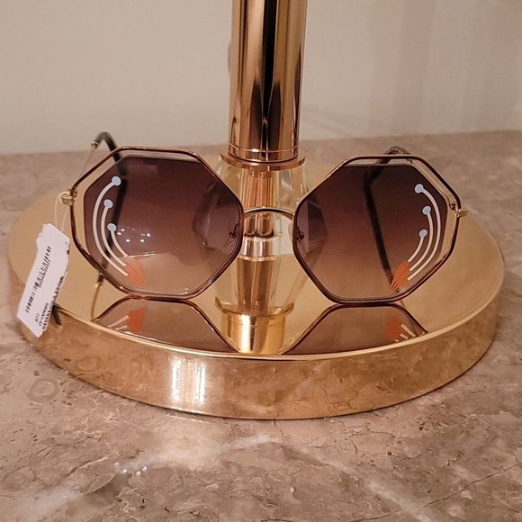 Chole' Halo Sunglasses - Picture 3 of 8